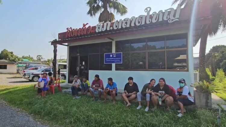 พังงา – ตำรวจคุมตัวมือมีดโหดแทงสาวตะกั่วป่าตายสอบปากคำเพิ่มเติมขณะที่แม่ผู้ตายต้องการให้ประหารชีวิต