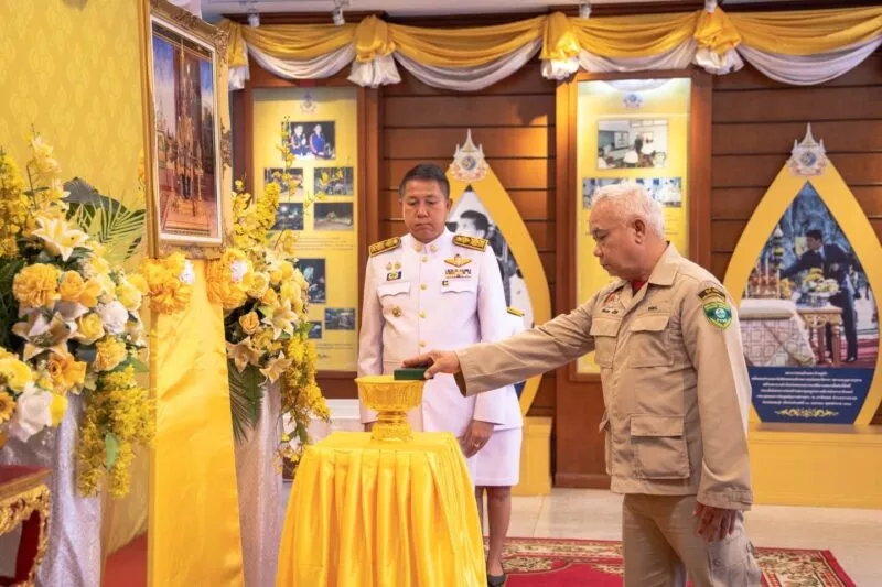 ผู้ว่าราชการจังหวัดชลบุรีเป็นประธานในพิธีรับพระราชทานเครื่องราชอิสริยาภรณ์ สมาชิก อพปร.ที่มีผลงานดีเด่น เป็นแบบอย่างที่ควรแก่การสรรเสริญ