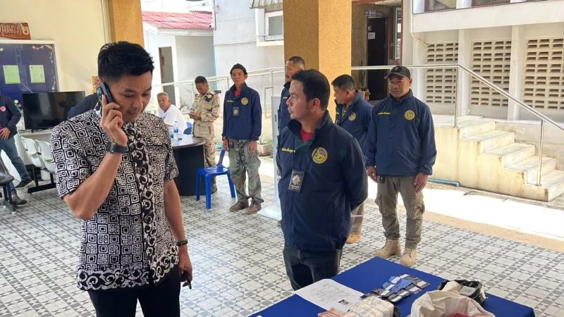 ชุมพร – ผู้ว่าฯแถลงข่าวจับยาบ้า แสนเม็ด เผยชุมพรเป็นทางขนผ่ายยาเสพติด