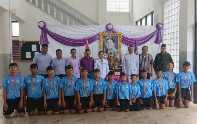 ชุมพร- โรงเรียนงาช้างครองถ้วยพระราชทานสมเด็จพระกนิษฐาธิราชเจ้า กรมสมเด็จพระเทพรัตนราชสุดาฯ สยามบรมราชกุมารี ติดต่อกันเป็นปีที่ 2